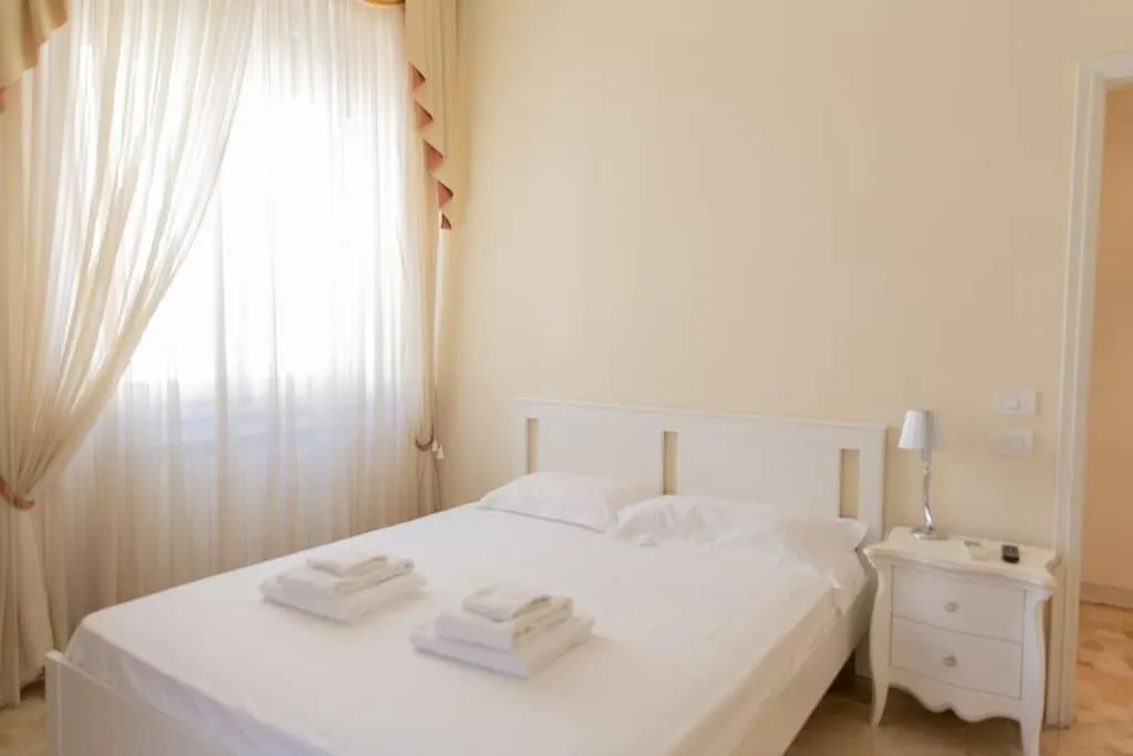 Classic 1Br Outside Ztl & 10 Min From Center-1