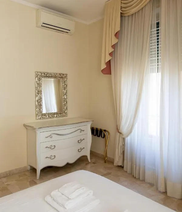 Classic 1Br Outside Ztl & 10 Min From Center-1