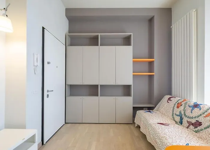 Small & Charming 1-Br Apt